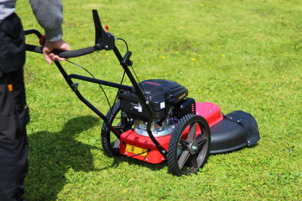 Piranha Wheeled Trimmer