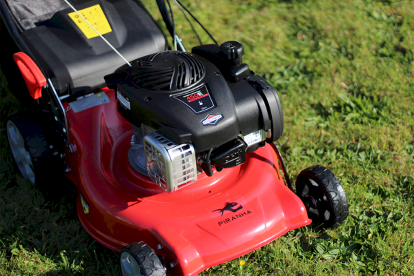 Piranha P18BS Push Behind Lawnmower