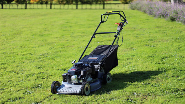 Piranha P21HS Self Drive Lawnmower