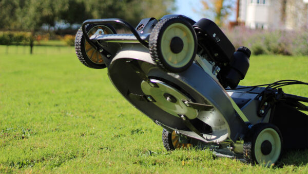 Piranha P21HS Self Drive Lawnmower